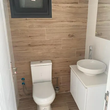 3 Bedroom In דירה *